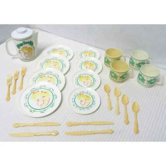Cabbage Patch Kids Tea Playset 1980's Pitcher Plates Cups Saucers Silverware - Picture 1 of 7